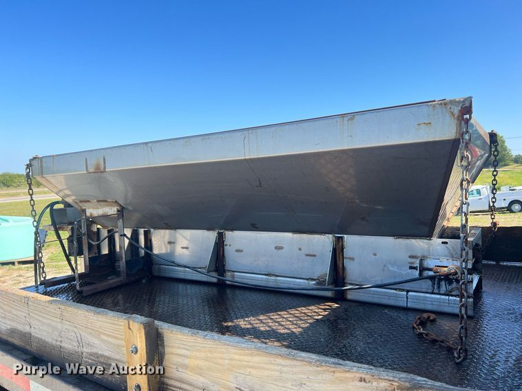 image for item NA9187 2010 Dodge Ram 5500HD  dump flatbed truck