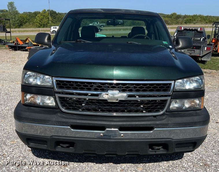 image for item NA9188 2006 Chevrolet Silverado 1500  Ext. Cab pickup truck