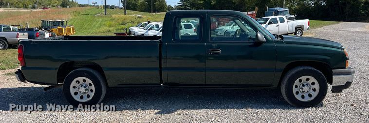 image for item NA9188 2006 Chevrolet Silverado 1500  Ext. Cab pickup truck