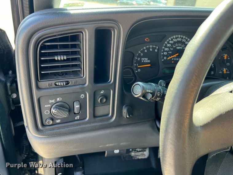 image for item NA9188 2006 Chevrolet Silverado 1500  Ext. Cab pickup truck