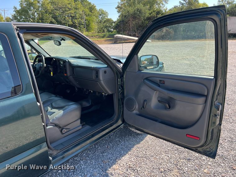 image for item NA9188 2006 Chevrolet Silverado 1500  Ext. Cab pickup truck