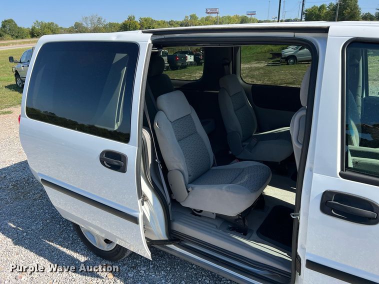 image for item NA9189 2007 Chevrolet Uplander LS  van