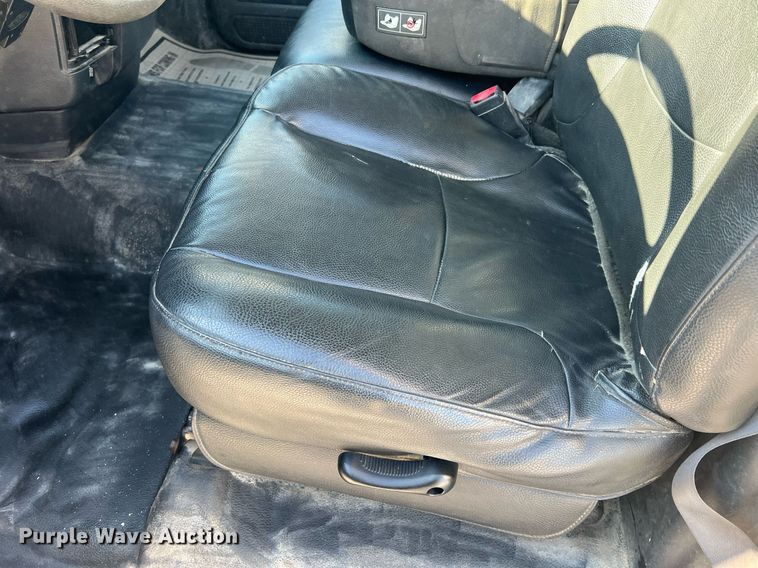 image for item NA9190 2005 Dodge Ram 2500  utility bed pickup truck