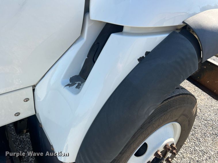 image for item NA9192 2003 International  7600 6x4  semi truck