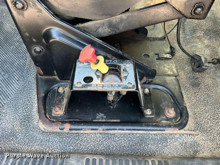 image for item NA9192 2003 International  7600 6x4  semi truck