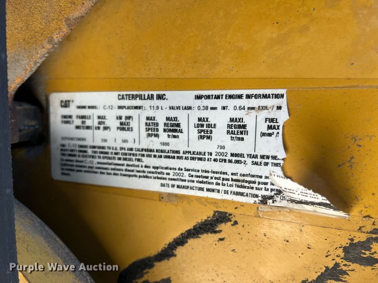 image for item NA9192 2003 International  7600 6x4  semi truck