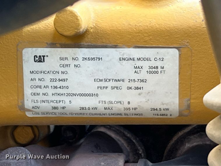 image for item NA9192 2003 International  7600 6x4  semi truck