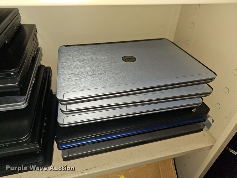 image for item NJ9772 (32) Dell laptops