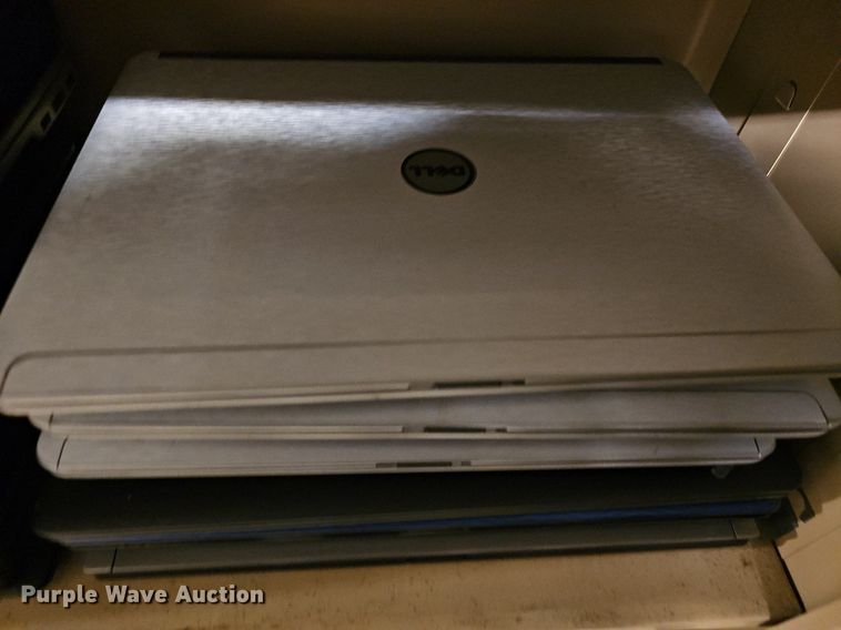 image for item NJ9772 (32) Dell laptops