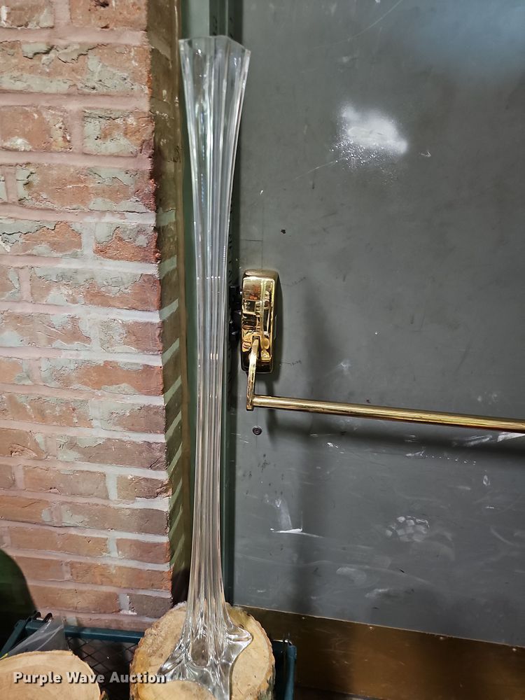 image for item NJ9790 (24) 32" vases