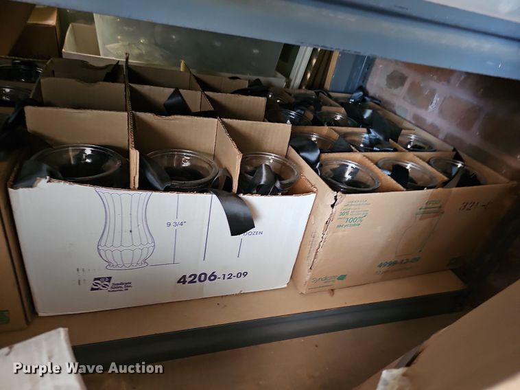 image for item NJ9791 Approximately 35 vases