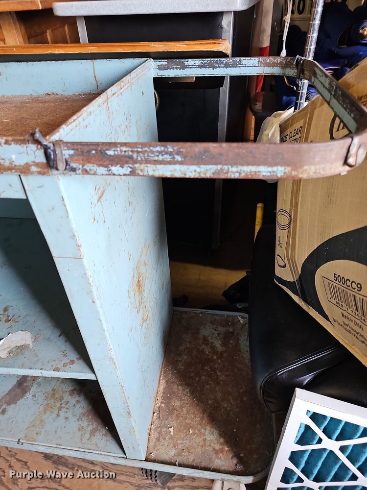 image for item NJ9795 Metal cart