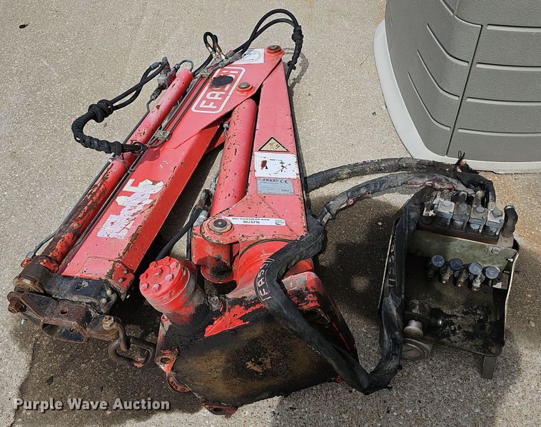 image for item NJ9796 2005 Fassi M15A  knuckle boom crane