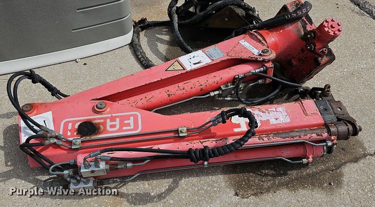 image for item NJ9796 2005 Fassi M15A  knuckle boom crane