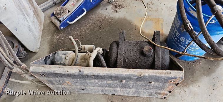 image for item NJ9796 2005 Fassi M15A  knuckle boom crane