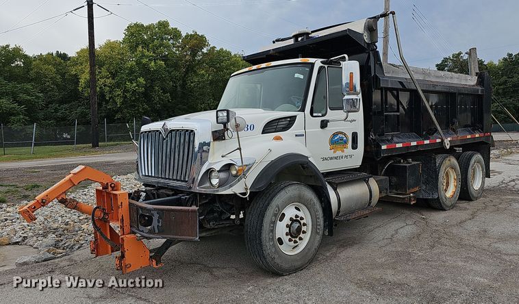 image for item NJ9802 2008 International WorkStar 7400  dump truck