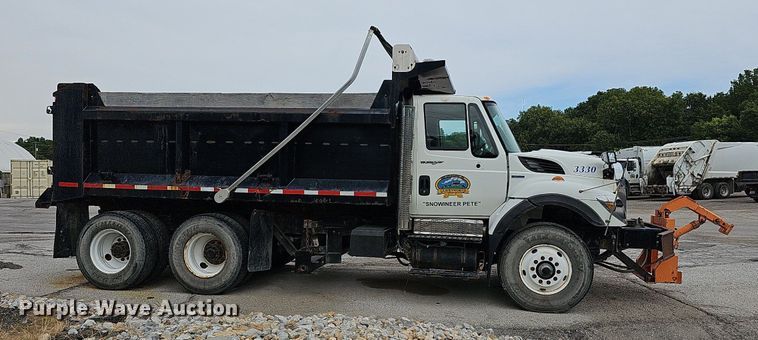 image for item NJ9802 2008 International WorkStar 7400  dump truck