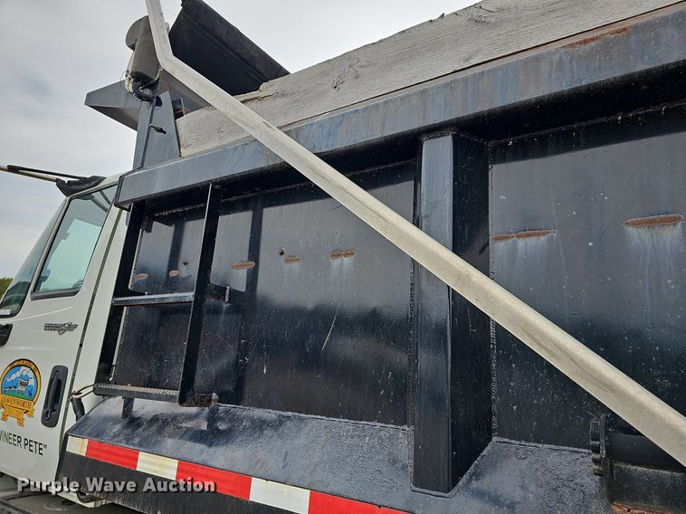 image for item NJ9802 2008 International WorkStar 7400  dump truck