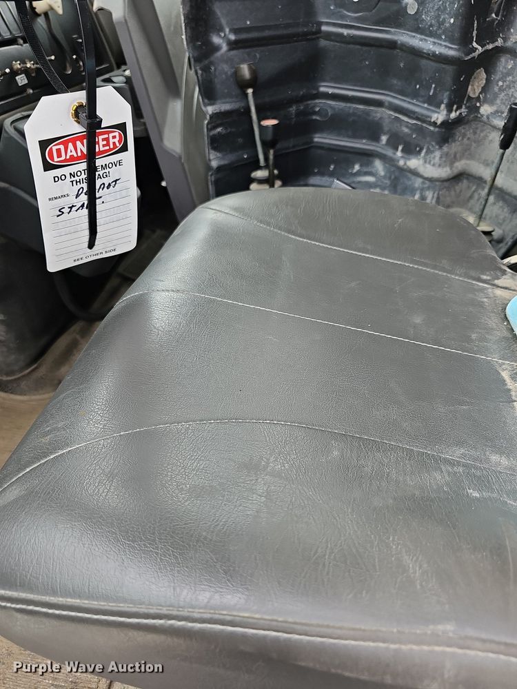 image for item NJ9802 2008 International WorkStar 7400  dump truck