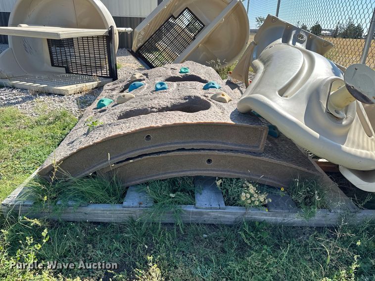 image for item NP9526 Playground equipment