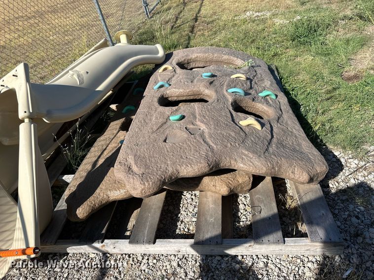 image for item NP9526 Playground equipment