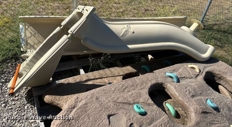 image for item NP9526 Playground equipment