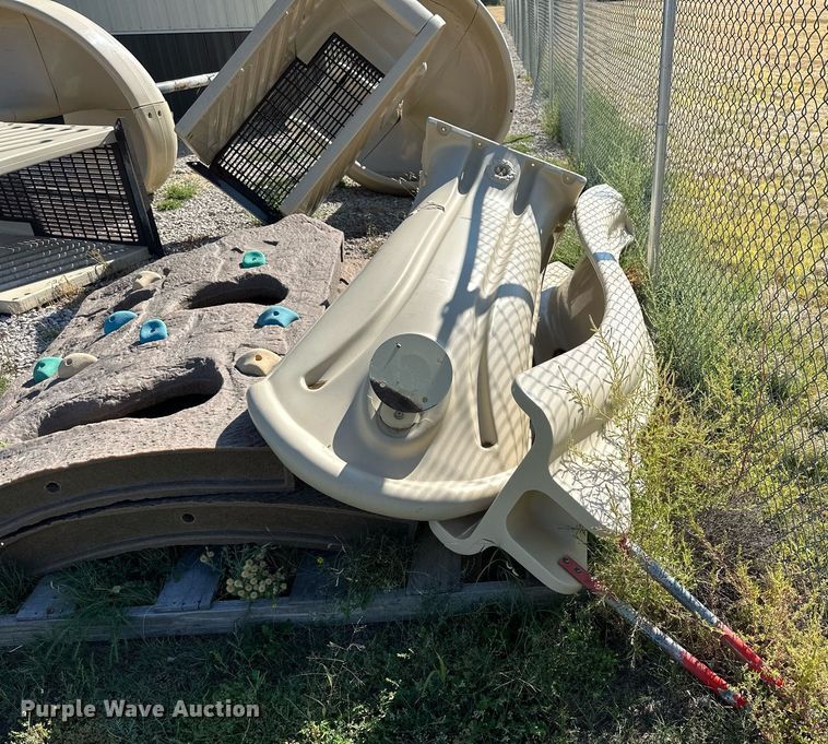 image for item NP9526 Playground equipment