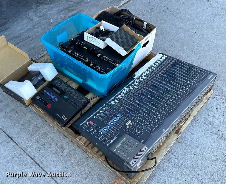 image for item NP9527  Sound system equipment