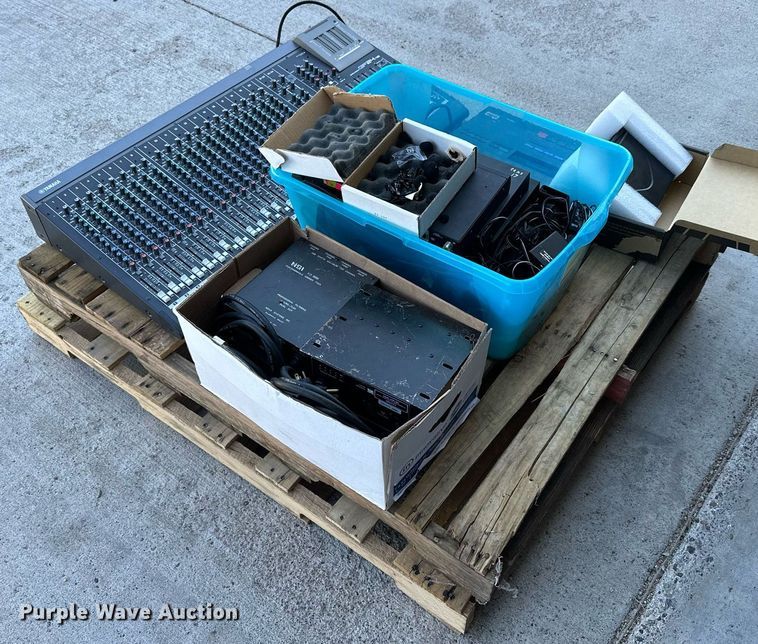 image for item NP9527  Sound system equipment