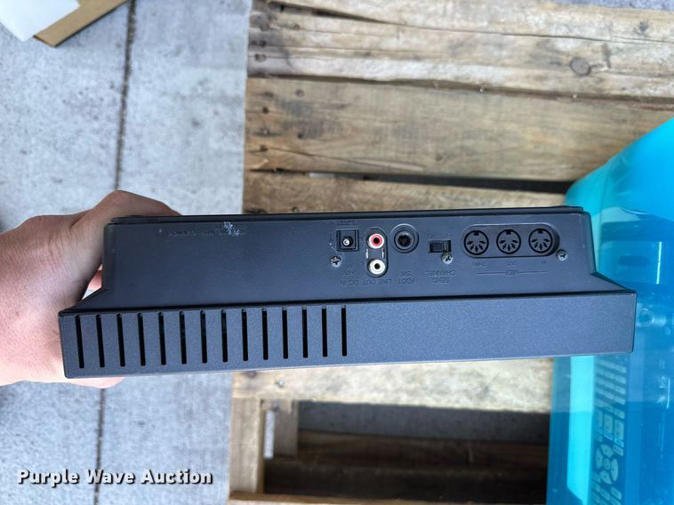 image for item NP9527  Sound system equipment