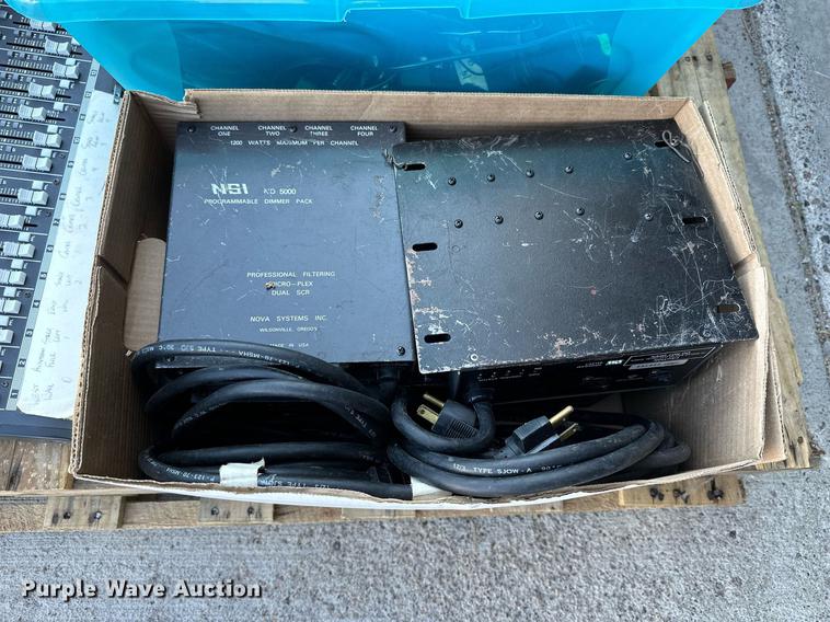 image for item NP9527  Sound system equipment