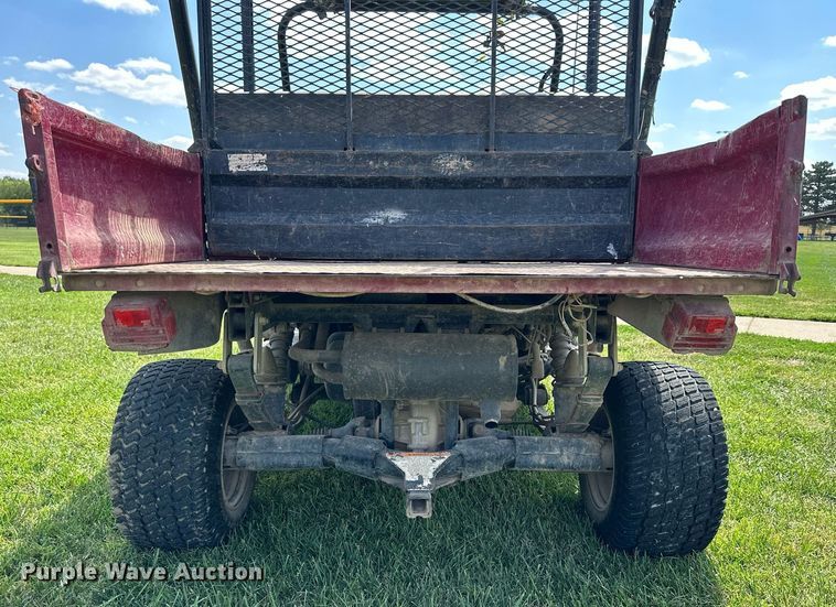 image for item NP9528 2006 Kawasaki Mule 3010  utility vehicle