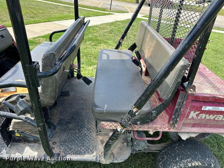 image for item NP9528 2006 Kawasaki Mule 3010  utility vehicle