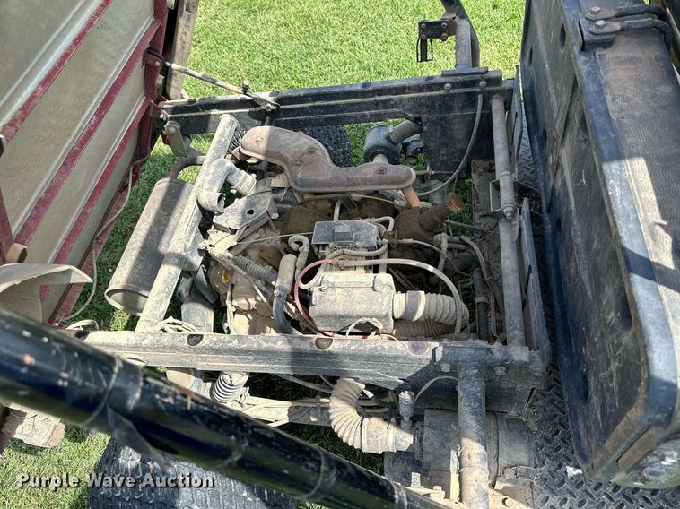 image for item NP9528 2006 Kawasaki Mule 3010  utility vehicle