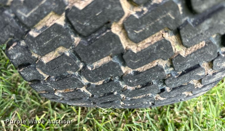 image for item NP9528 2006 Kawasaki Mule 3010  utility vehicle