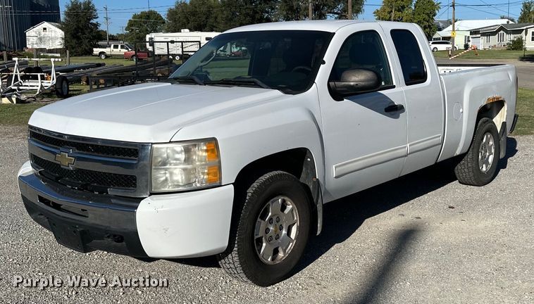 image for item NP9641 2010 Chevrolet Silverado 1500  Ext. Cab pickup truck