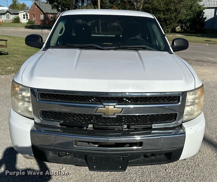 image for item NP9641 2010 Chevrolet Silverado 1500  Ext. Cab pickup truck