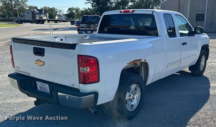 image for item NP9641 2010 Chevrolet Silverado 1500  Ext. Cab pickup truck