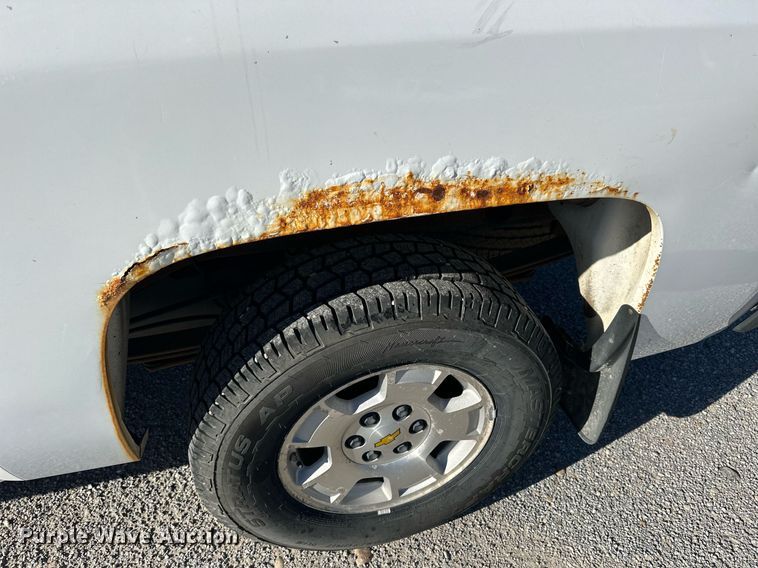 image for item NP9641 2010 Chevrolet Silverado 1500  Ext. Cab pickup truck