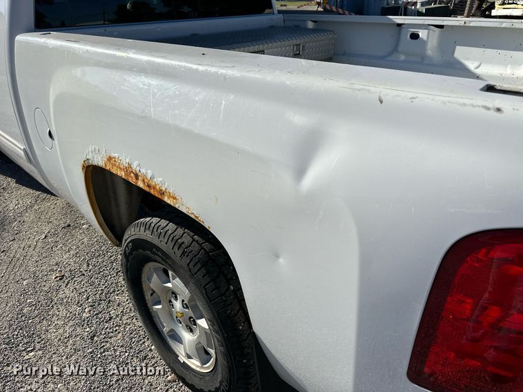 image for item NP9641 2010 Chevrolet Silverado 1500  Ext. Cab pickup truck