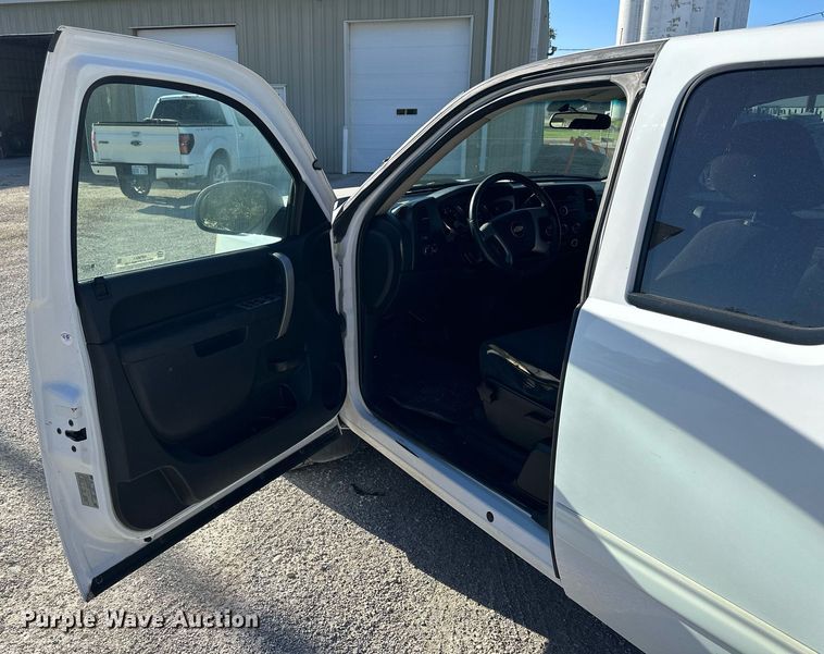 image for item NP9641 2010 Chevrolet Silverado 1500  Ext. Cab pickup truck