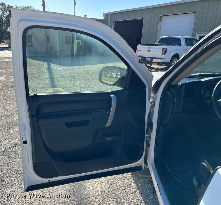 image for item NP9641 2010 Chevrolet Silverado 1500  Ext. Cab pickup truck