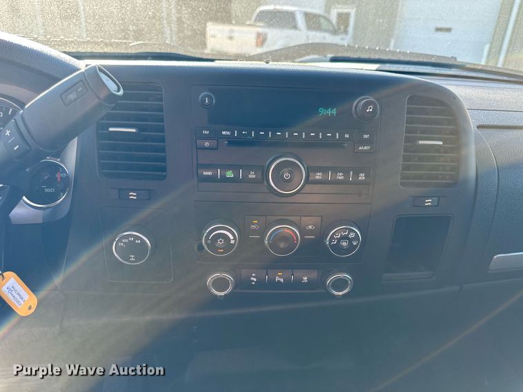 image for item NP9641 2010 Chevrolet Silverado 1500  Ext. Cab pickup truck