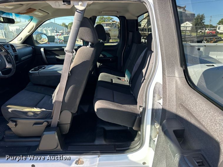 image for item NP9641 2010 Chevrolet Silverado 1500  Ext. Cab pickup truck