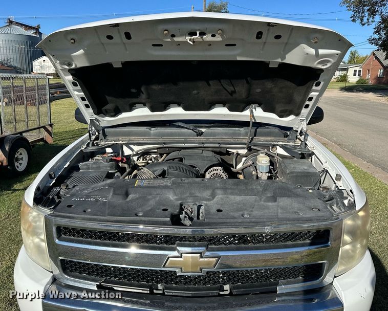 image for item NP9641 2010 Chevrolet Silverado 1500  Ext. Cab pickup truck