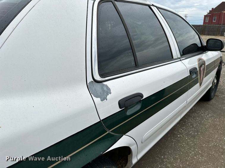 image for item NQ9303 2007 Ford Crown Victoria Police Interceptor