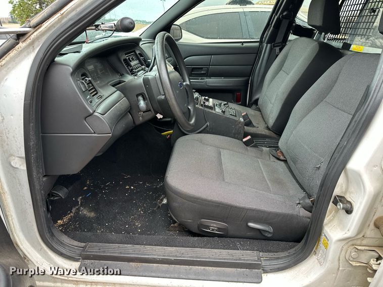image for item NQ9303 2007 Ford Crown Victoria Police Interceptor