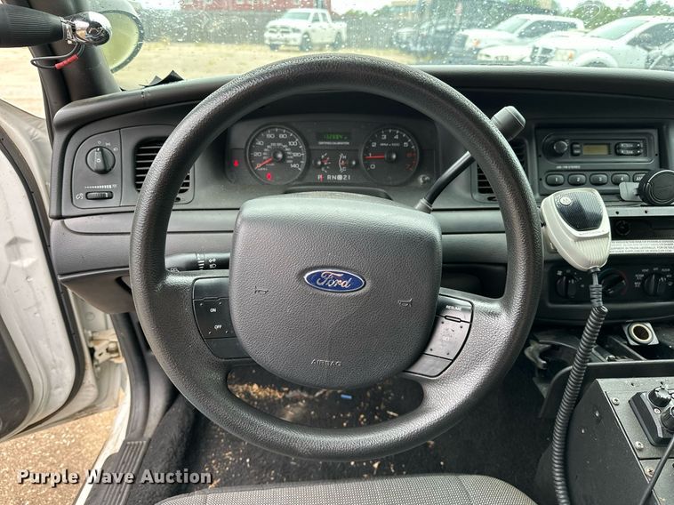 image for item NQ9303 2007 Ford Crown Victoria Police Interceptor