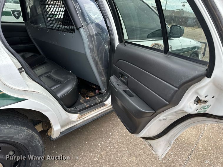 image for item NQ9303 2007 Ford Crown Victoria Police Interceptor