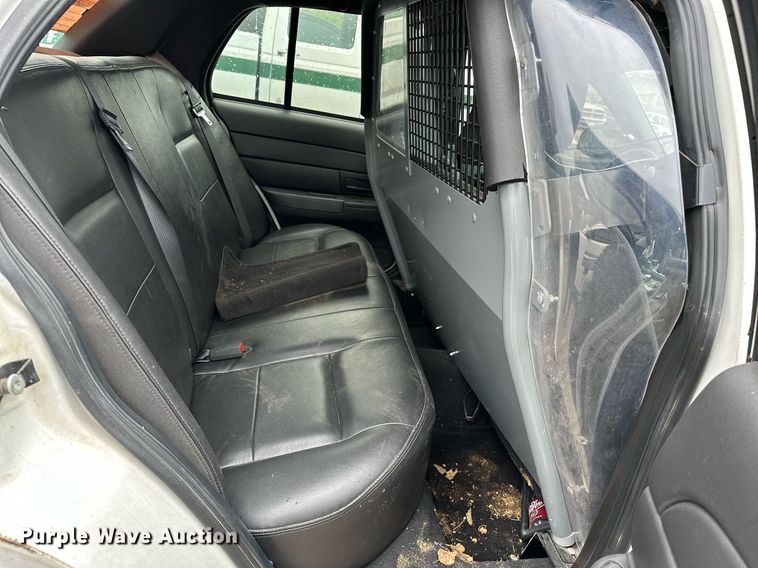 image for item NQ9303 2007 Ford Crown Victoria Police Interceptor